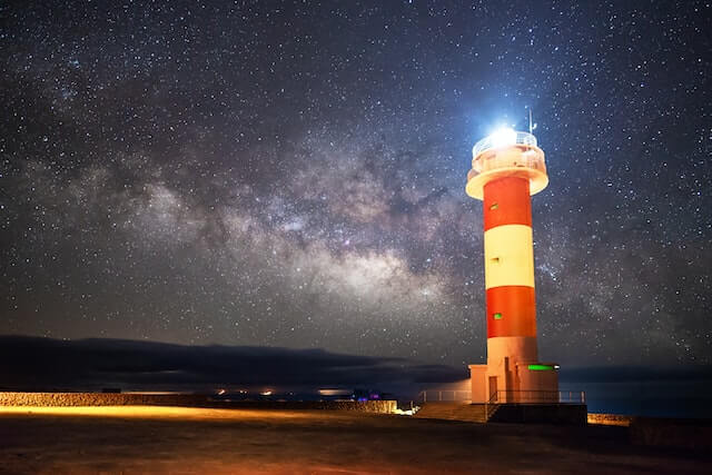 faro la palma noche